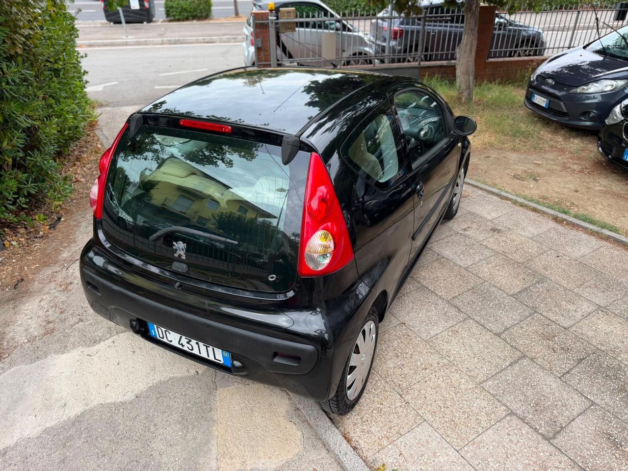 Peugeot 107 1.0 68CV 3p. Plaisir