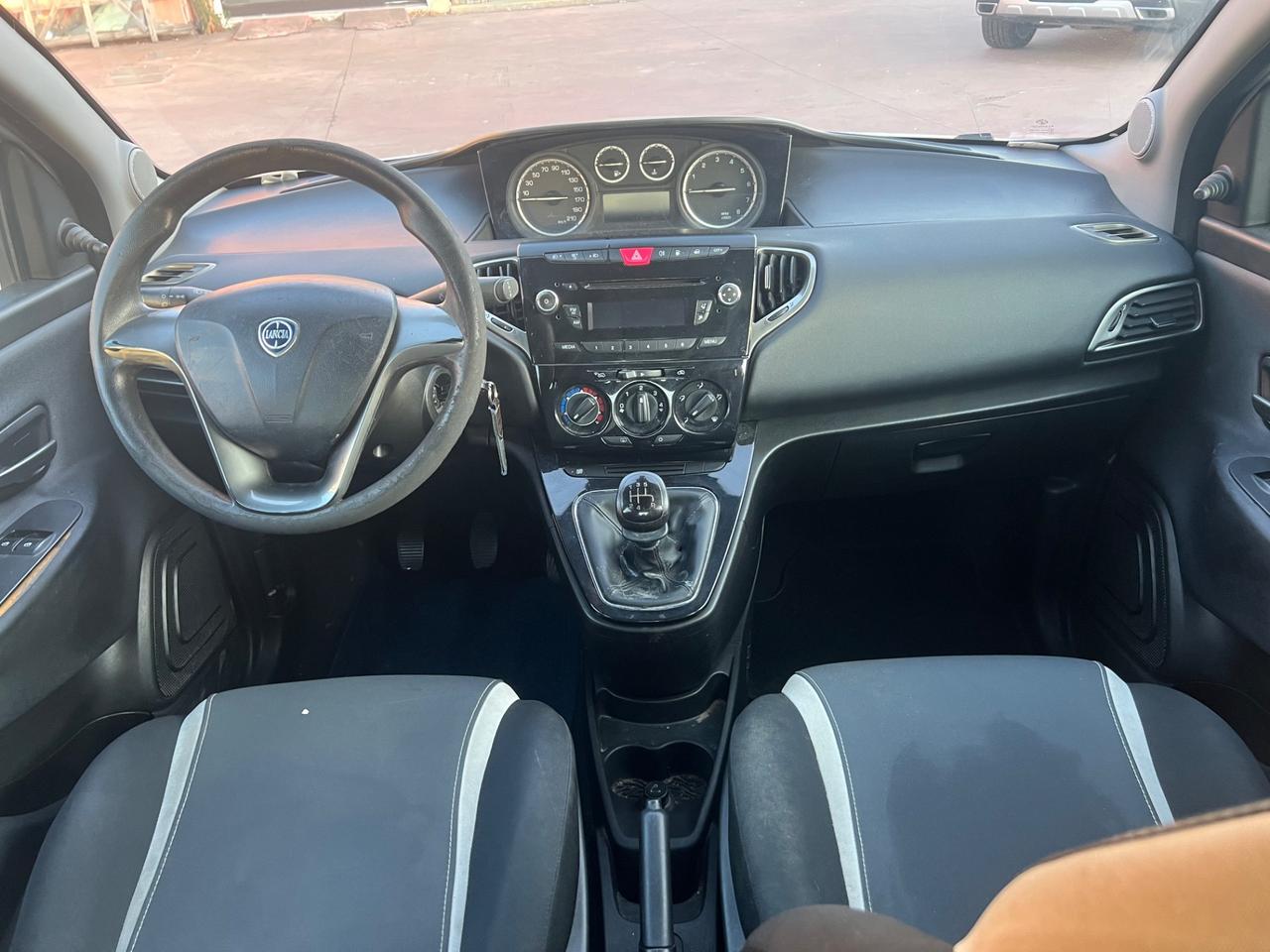 Lancia Ypsilon 1.2 69 CV 5 porte GPL Ecochic Platinum