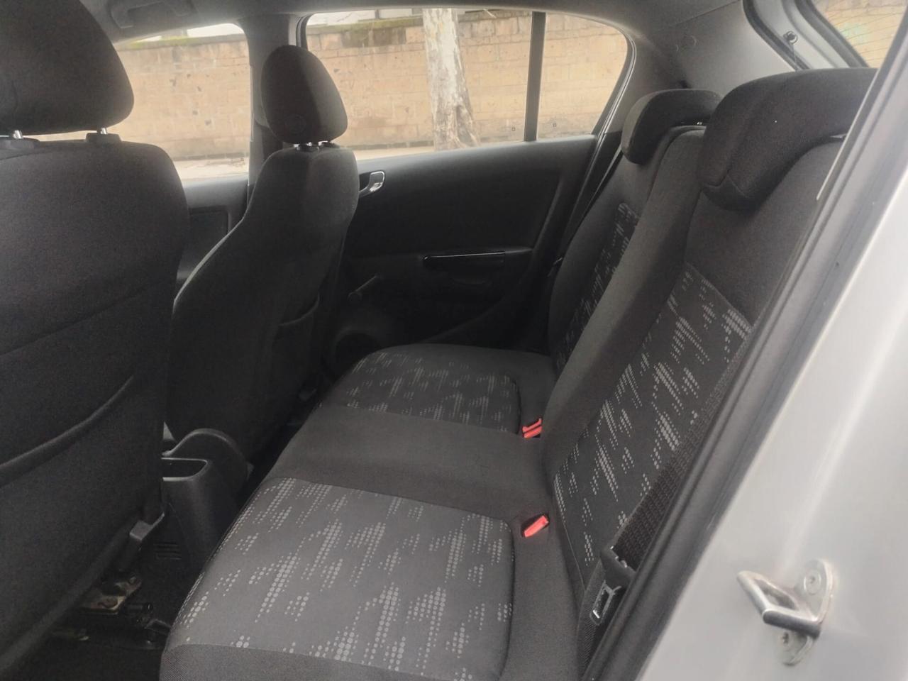 Opel Corsa 1.2 5 porte Cosmo