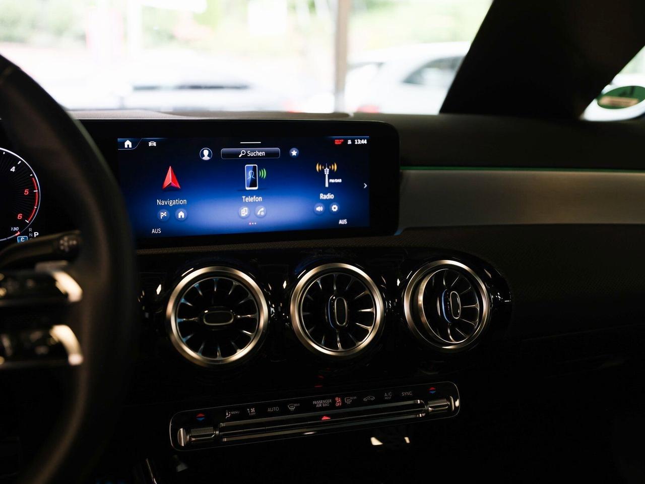 Mercedes-benz A 180d Premium Plus AMG Line