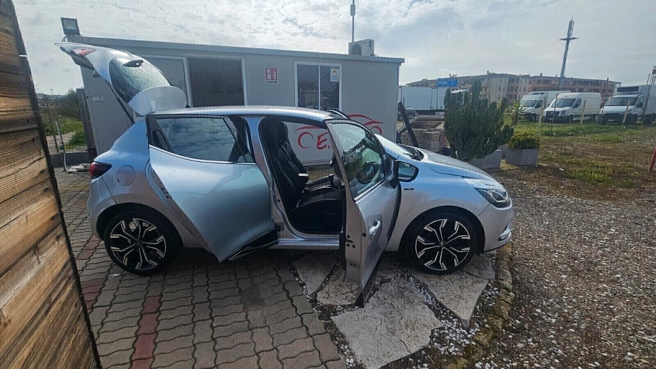 Renault Clio dCi 8V 75 CV 5 porte Moschino Life