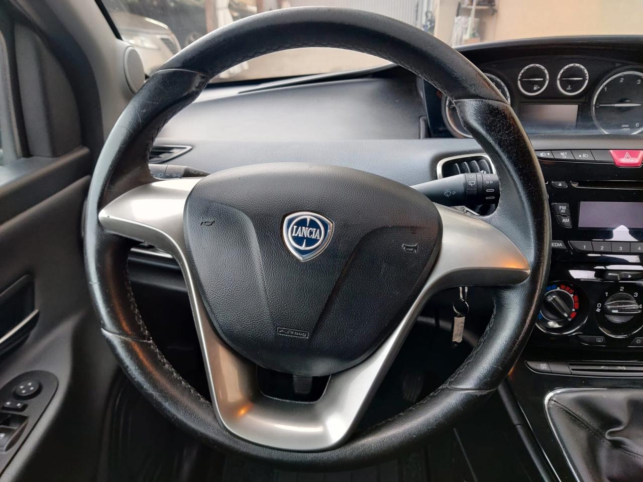 Lancia Ypsilon 1.3 MJT