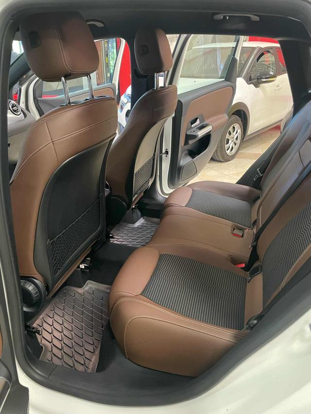 MERCEDES-BENZ B 180 d*LED/PELLE/TELEC/AUTOMATICA*
