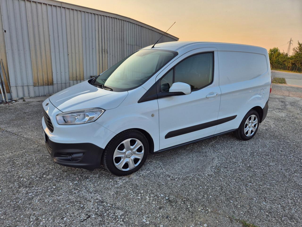 Ford Transit Courier 1.5 TDCi 95CV Van Trend