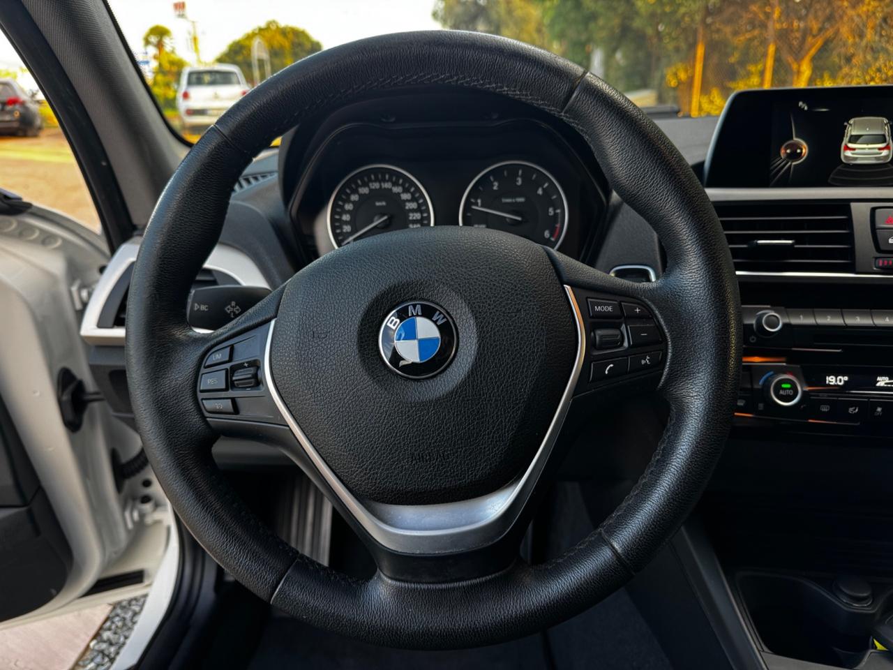 Bmw 118 118d 5p. Advantage