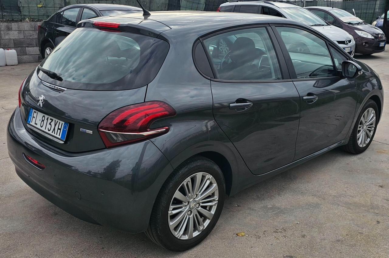 Peugeot 208 PureTech 82 5p. GPL Allure