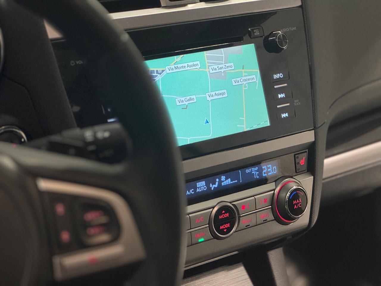 Subaru OUTBACK 2.0d Automatico 4x4 Gancio Traino !