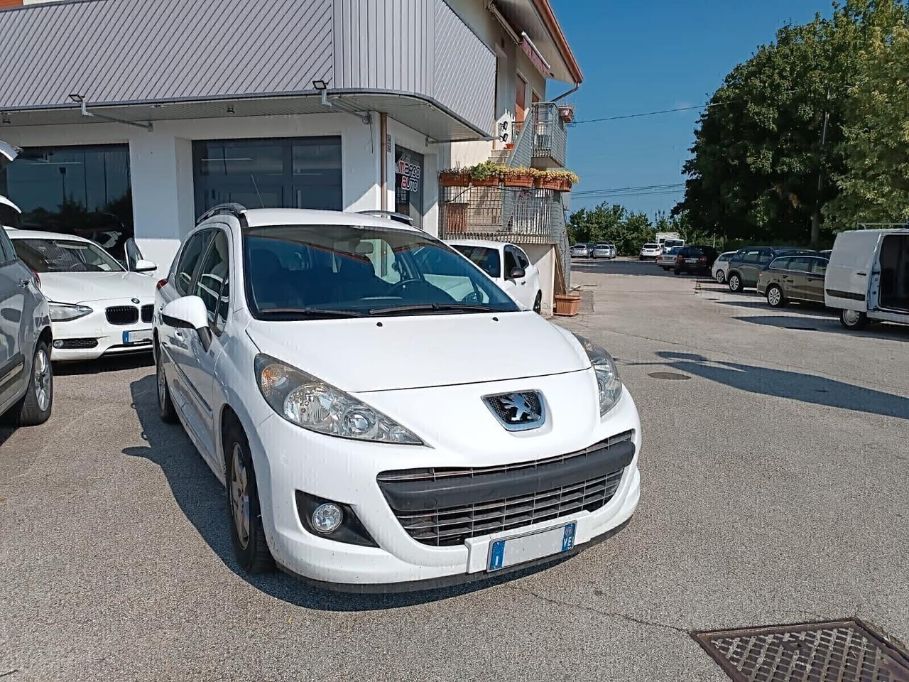Peugeot 207 1.4 benzina Neopatentati