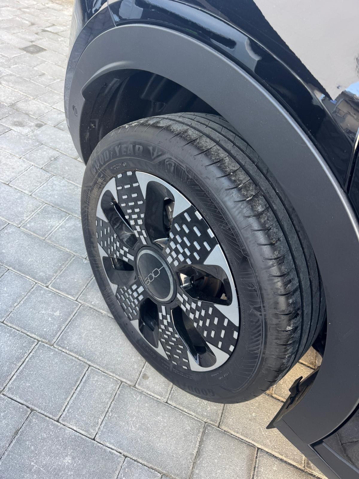 Fiat 600 Hybrid 100 CV DCT MHEV La Prima