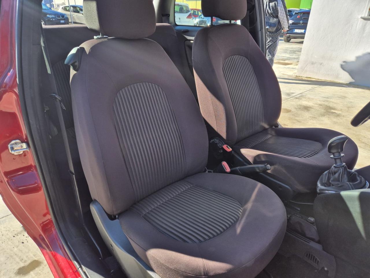 Lancia Ypsilon 1.4 Diva Ecochic GPL