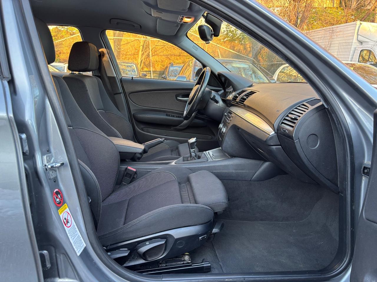 Bmw 118 118d serie 1 attiva 5 porte