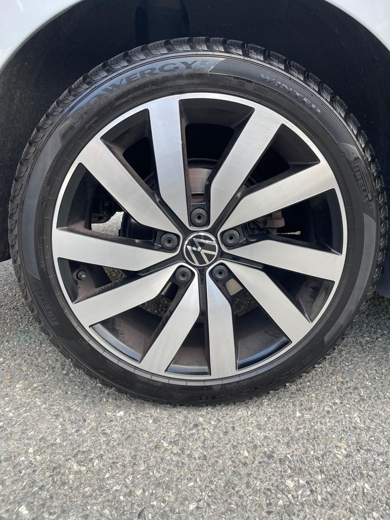 Volkswagen Touran 2.0 TDI R-line 150 CV SCR DSG 7 POSTI