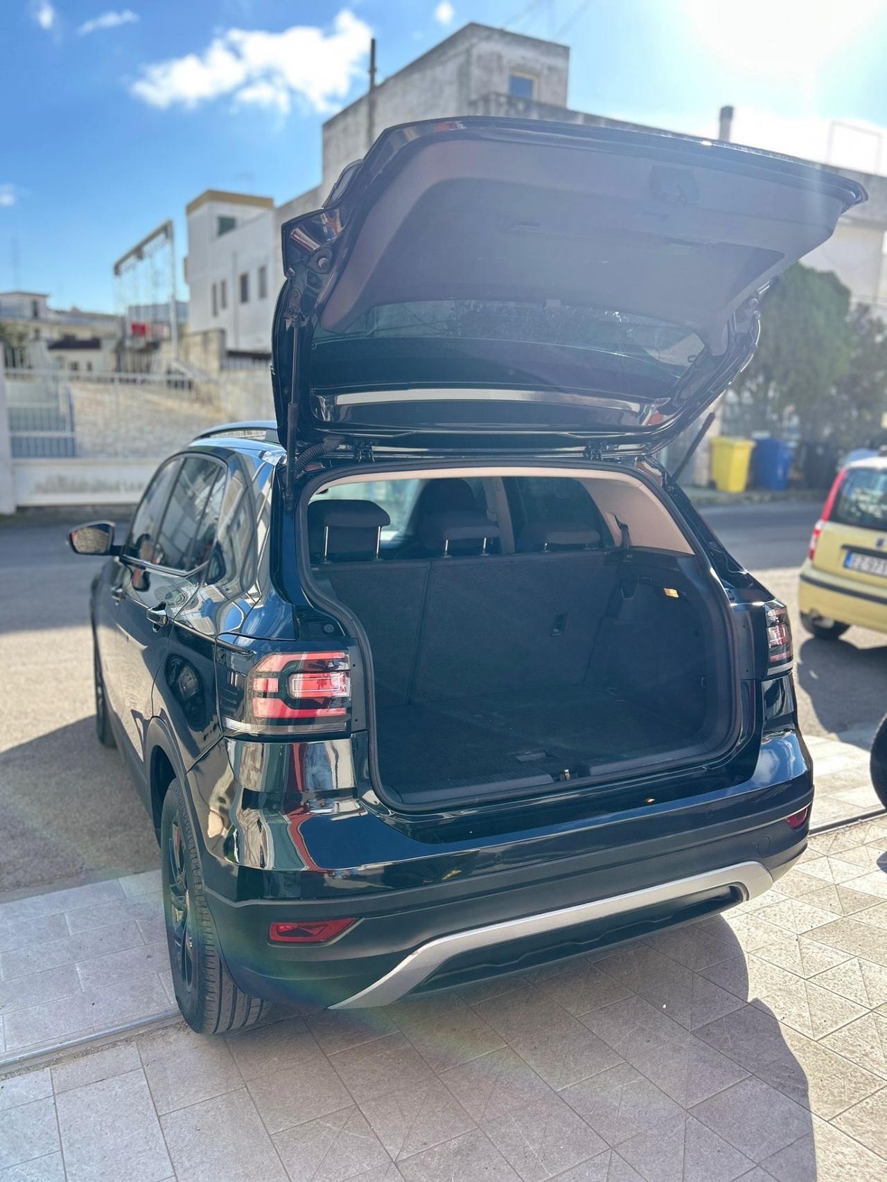 Volkswagen T-Cross 1.6 TDI DSG-2020 !TOTAL BLACK!