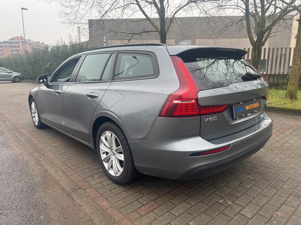 Volvo V60 2.0 d3 Momentum Business Pro auto my21