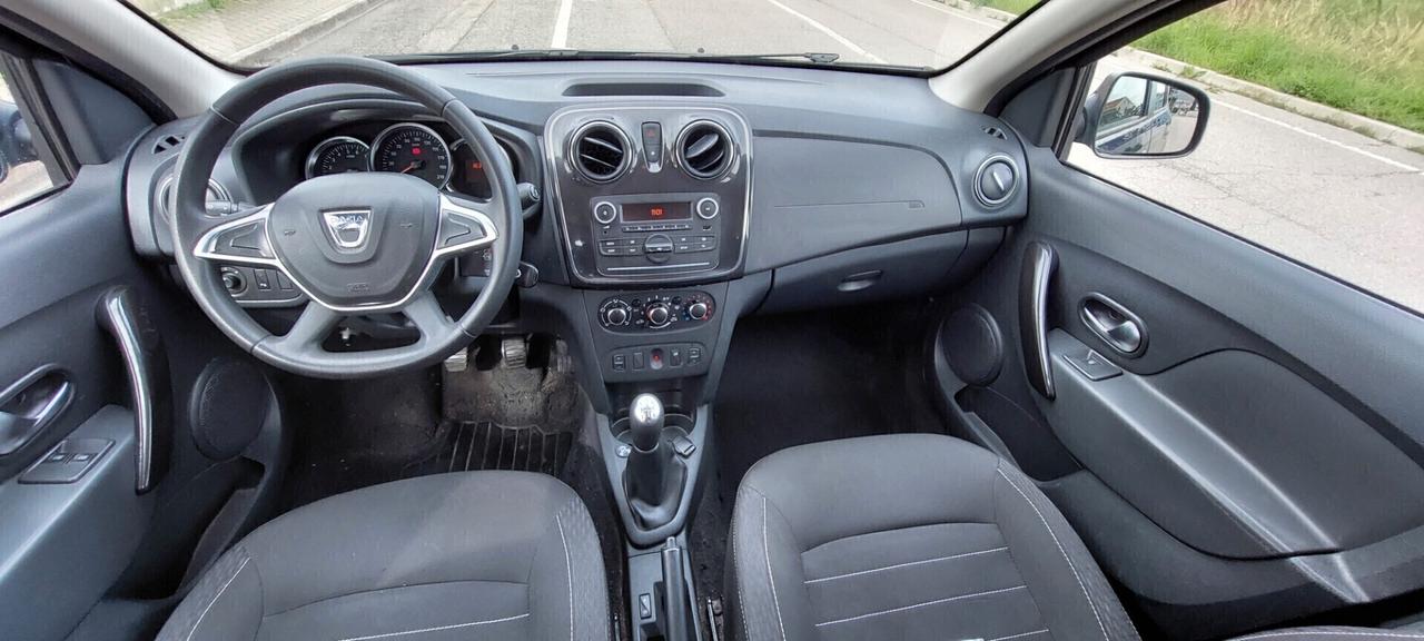 DACIA SANDERO 1,0 GPL DI SERIE CASA MADRE 100 CV TELEFONO X NEOPATENTATI IMPECCABILE