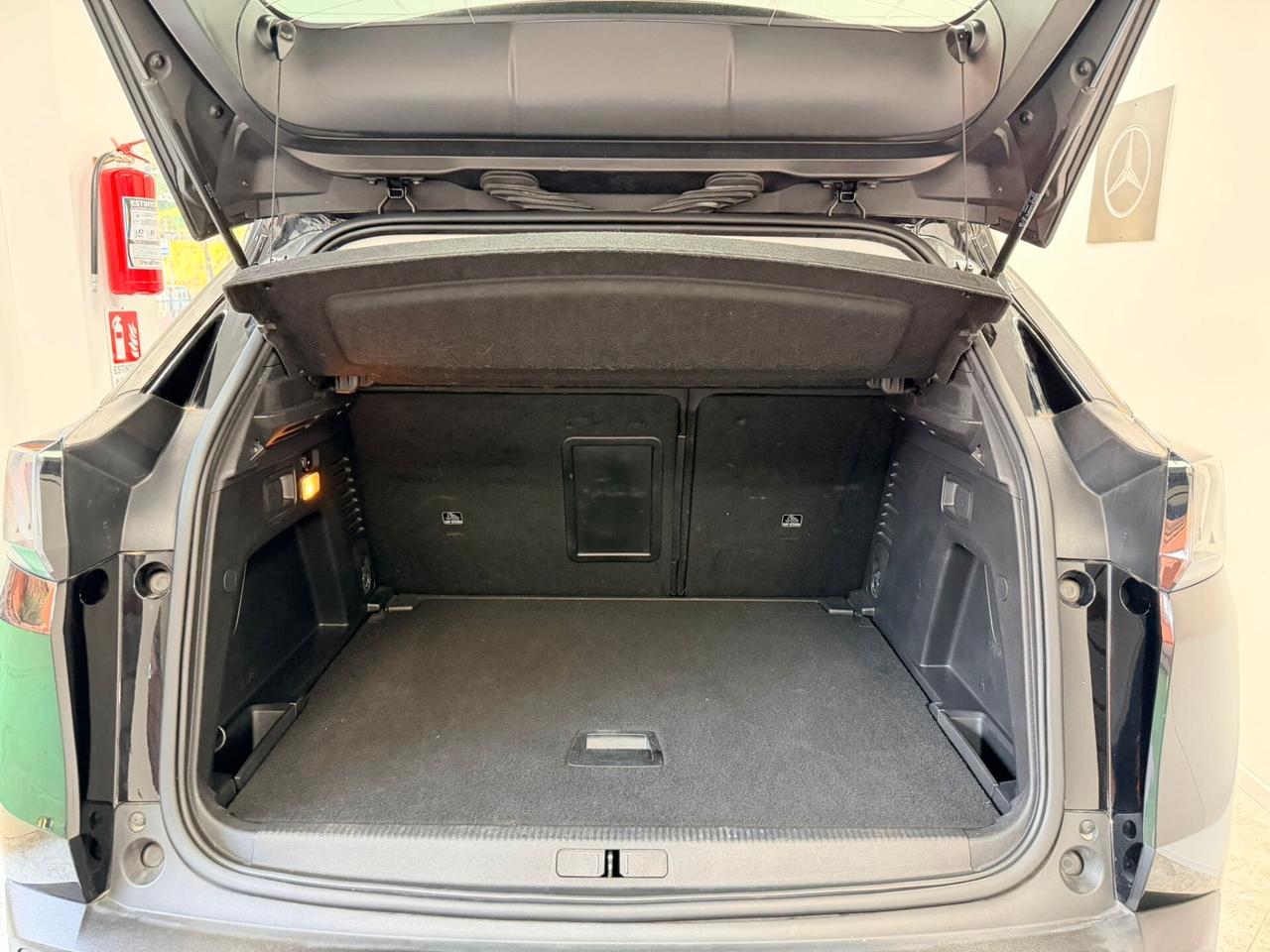 Peugeot 3008 1.5 diesel 131CV EAT8 Allure anno 12/2021 Permute Garanzia Finanziamenti