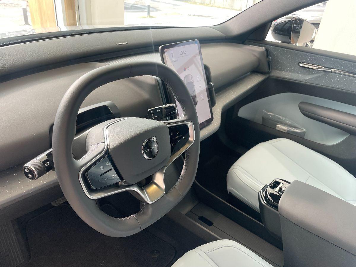 VOLVO - EX30 - Single Motor Ext. Range RWD Ultra