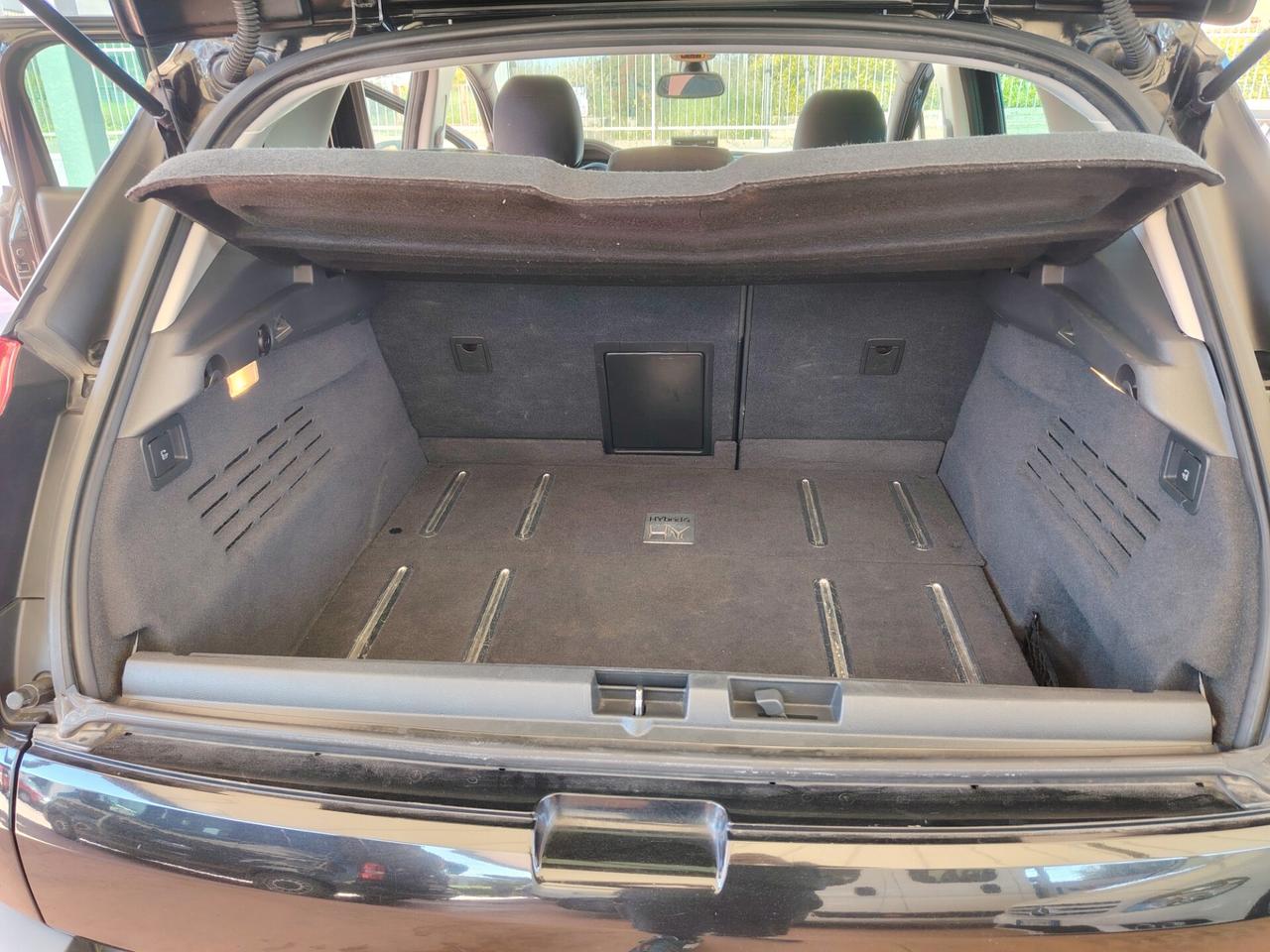 Peugeot 3008 HYbrid4 diesel full opt.