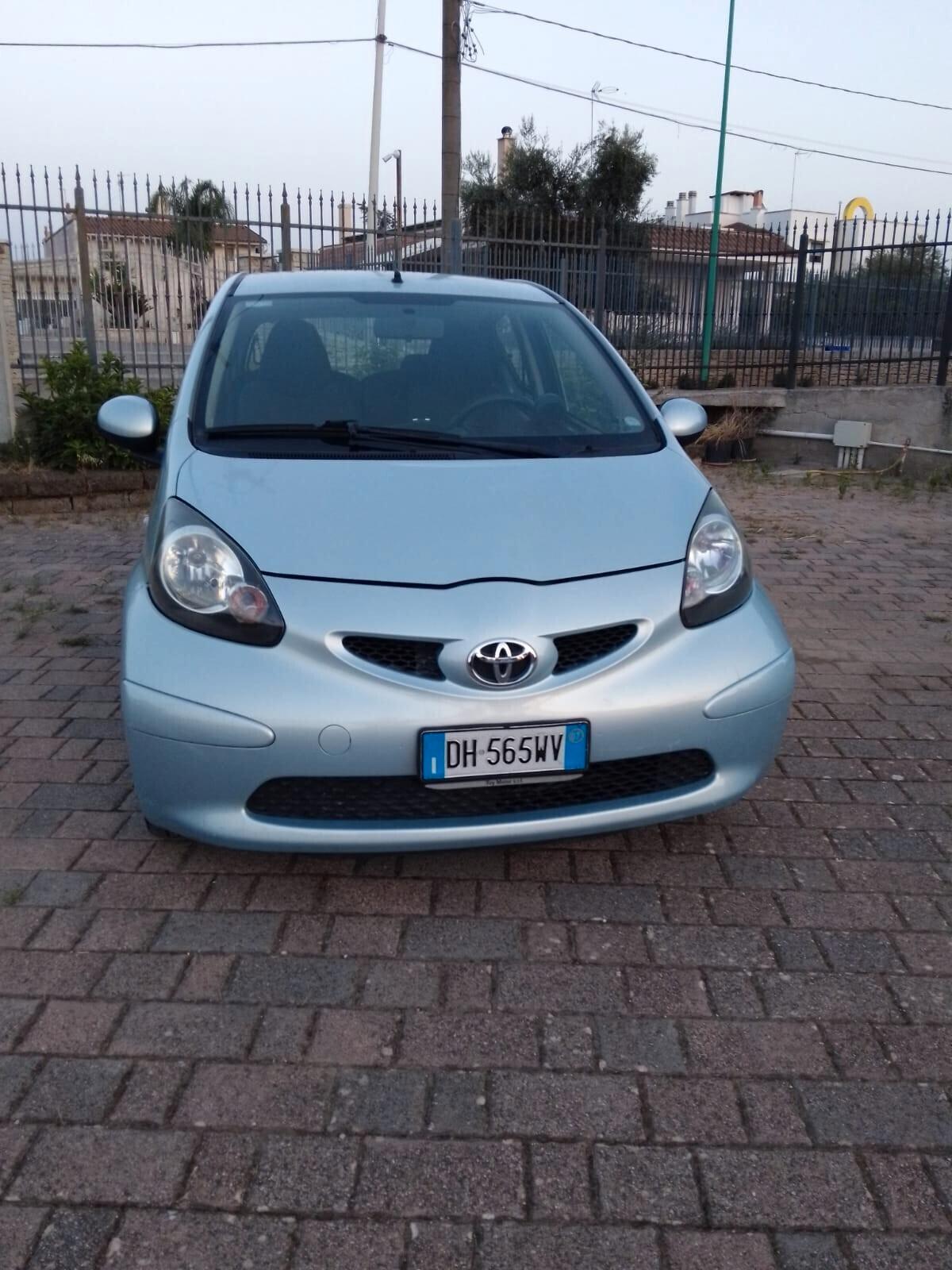 Toyota Aygo 1.0 12V VVT-i 5 porte Sol