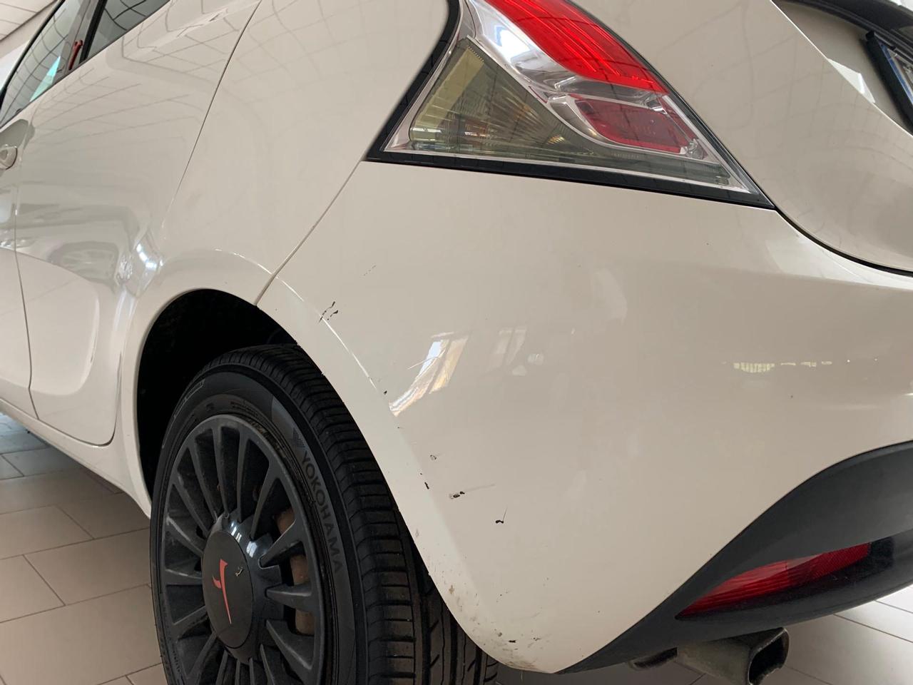 Lancia Ypsilon 1.2 8v Elefantino ecochic Gpl 69cv