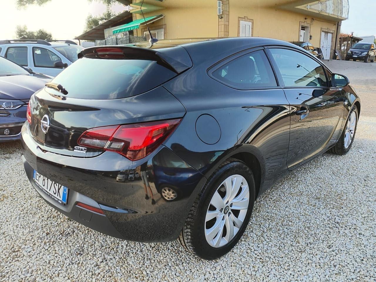 Opel Astra GTC 1.7 CDTI 110CV 3 porte unico propri