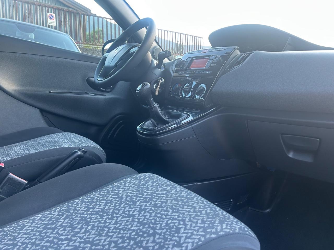 Lancia Ypsilon 1.3 MJT 16V 95 CV 5 porte S&S Elefantino Blu