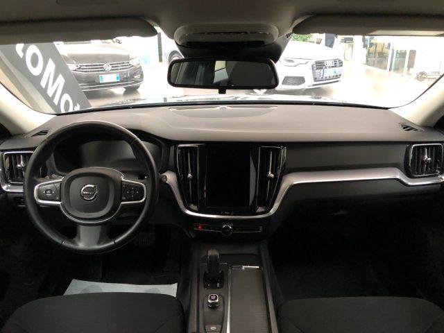 VOLVO V60 2.0 b3 Momentum Business auto 8m my21