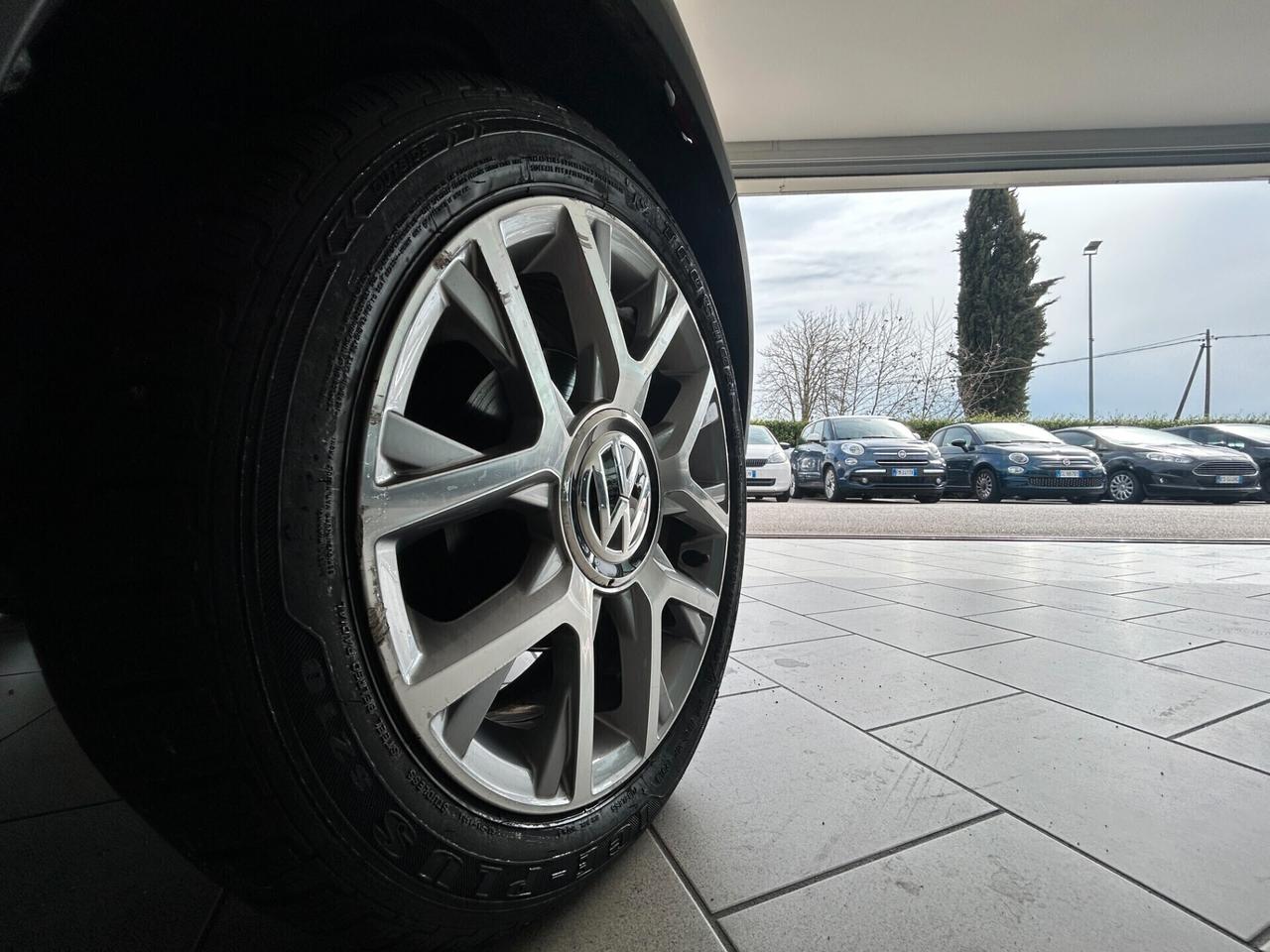 Volkswagen up! 1.0 75 CV 5p. cross up!
