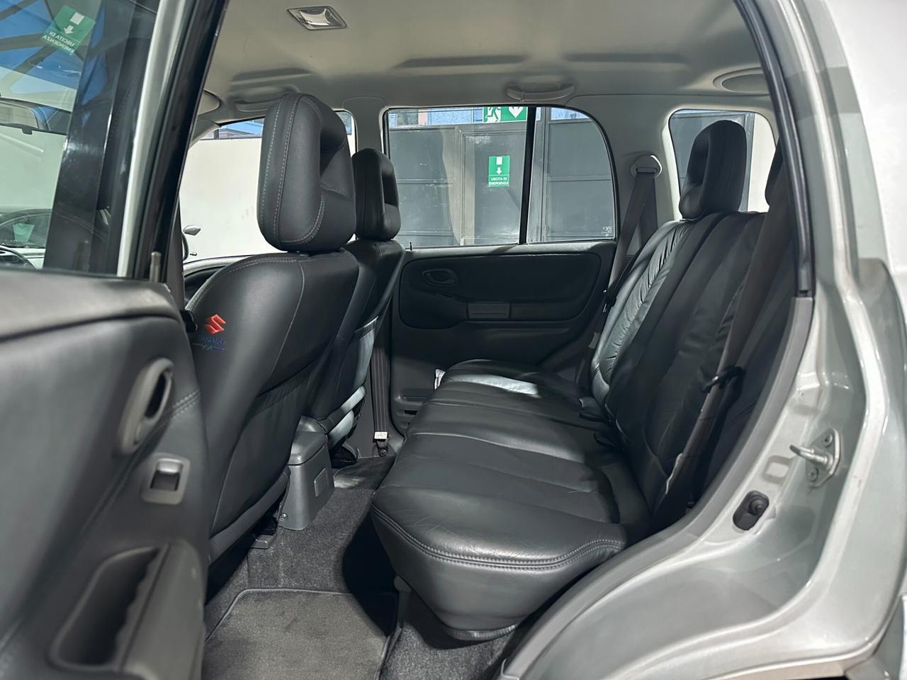 Suzuki Grand Vitara 2.5i V6 24V - 4x4 - ridotte