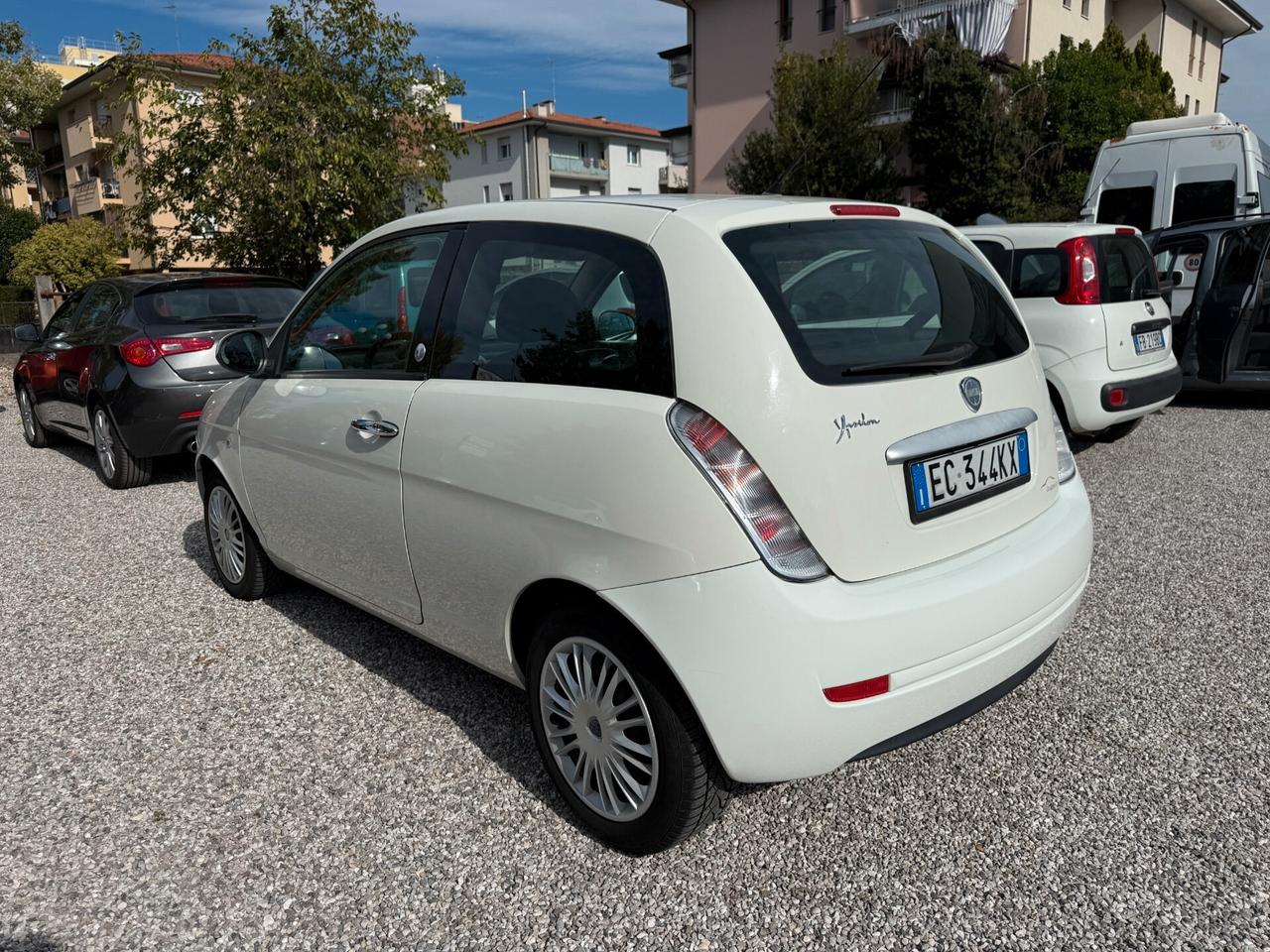 Lancia Ypsilon 1.4 Argento Ecochic GPL