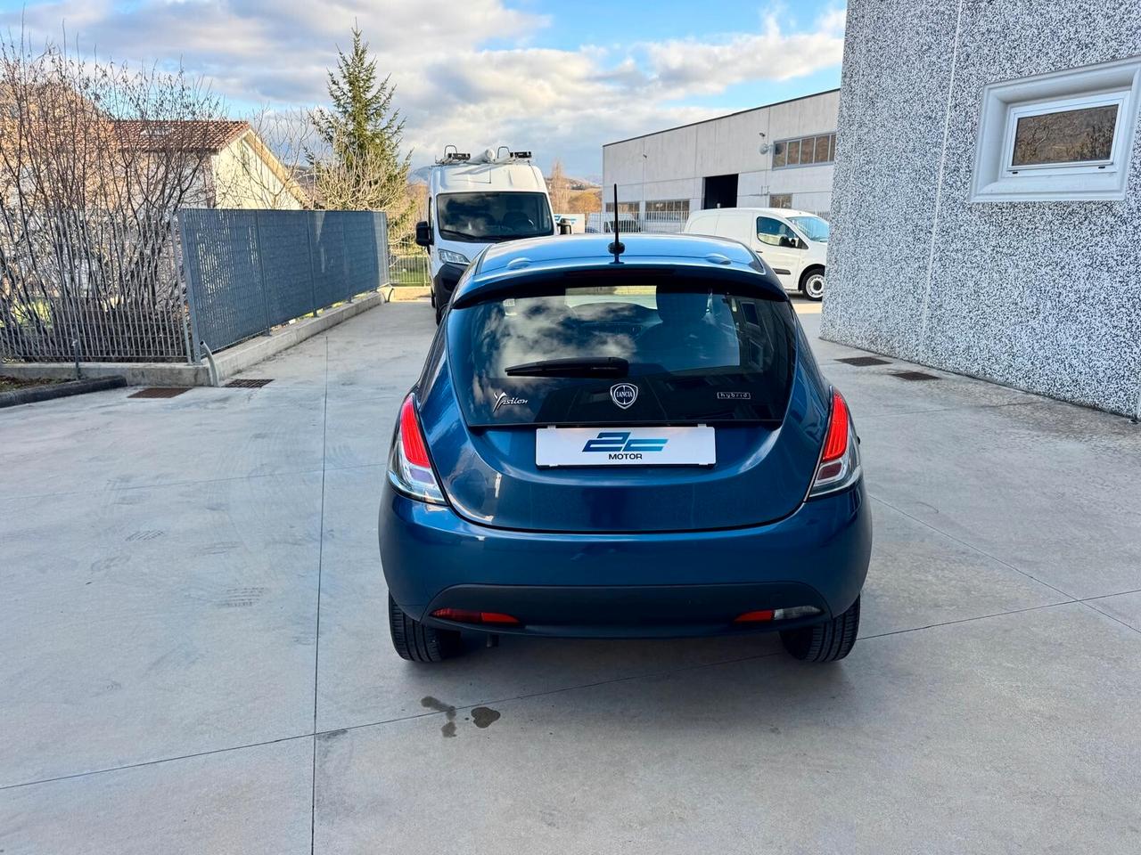 Ypsilon 1.0 FireFly 5 porte S&S Hybrid Silver