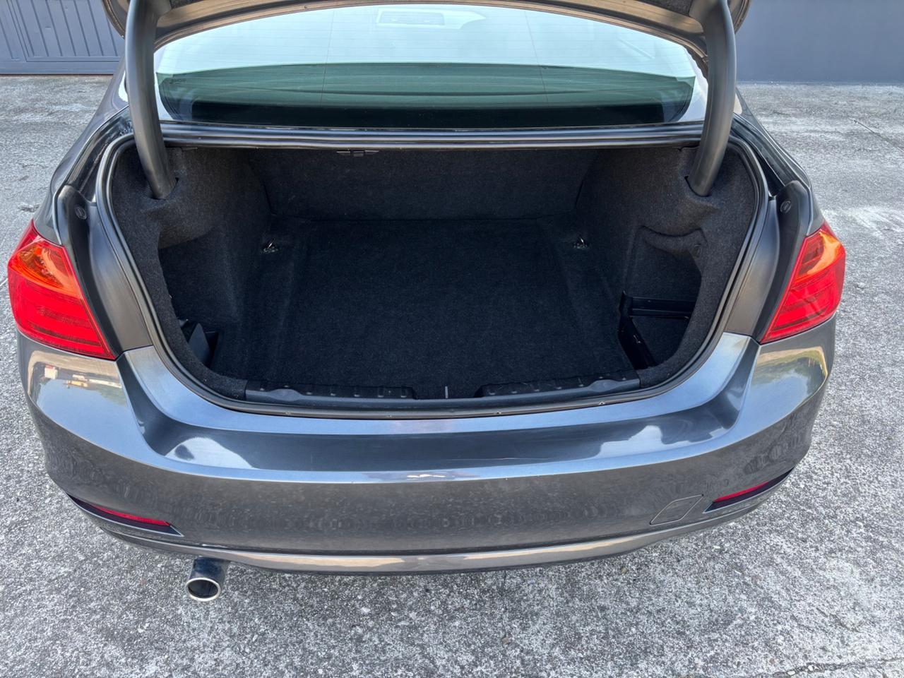 Bmw 320d 2.0D. Garanzia 12 mesi