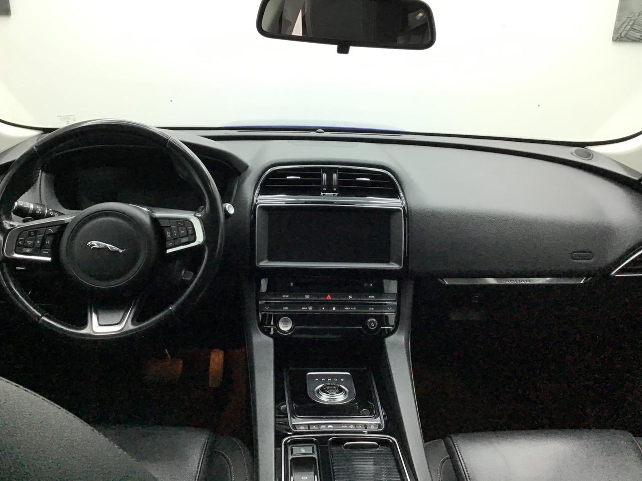 Jaguar F-Pace 2.0 D 180 CV AWD aut. Prestige
