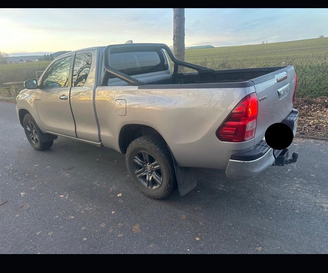 Toyota Hilux 2.4 D-4D 4WD 2 porte Extra Cab Lounge * Cambio 6M