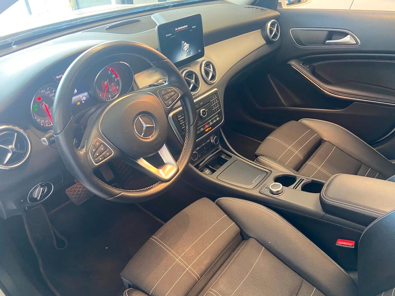 Mercedes-benz GLA 220 d Automatic Sport Tettuccio