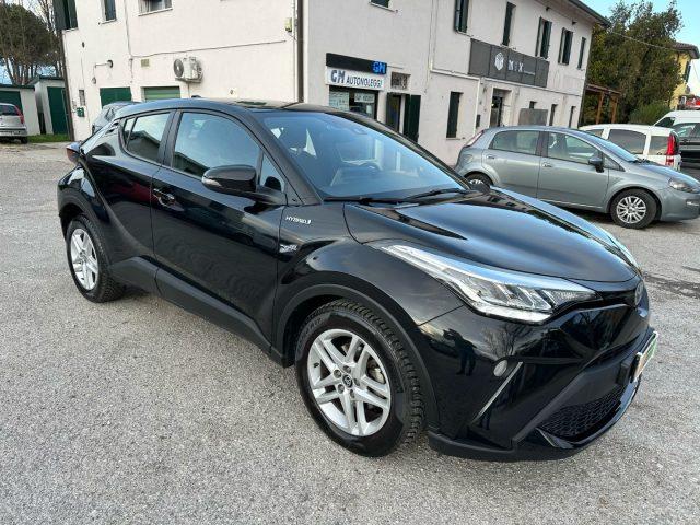 TOYOTA C-HR 1.8 Hybrid E-CVT Business