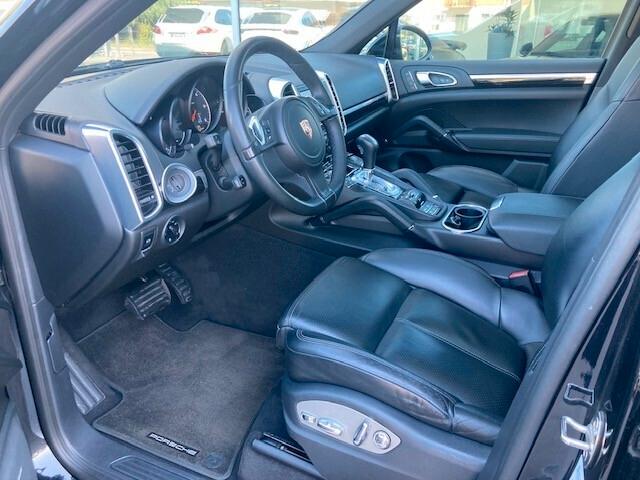 Porsche Cayenne 3.0 Diesel full optional pano 21" nazionale