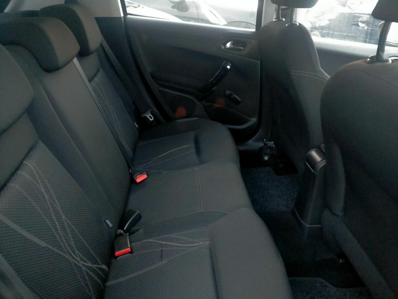 Peugeot 208 1.4 HDi 68 CV 3 porte Active