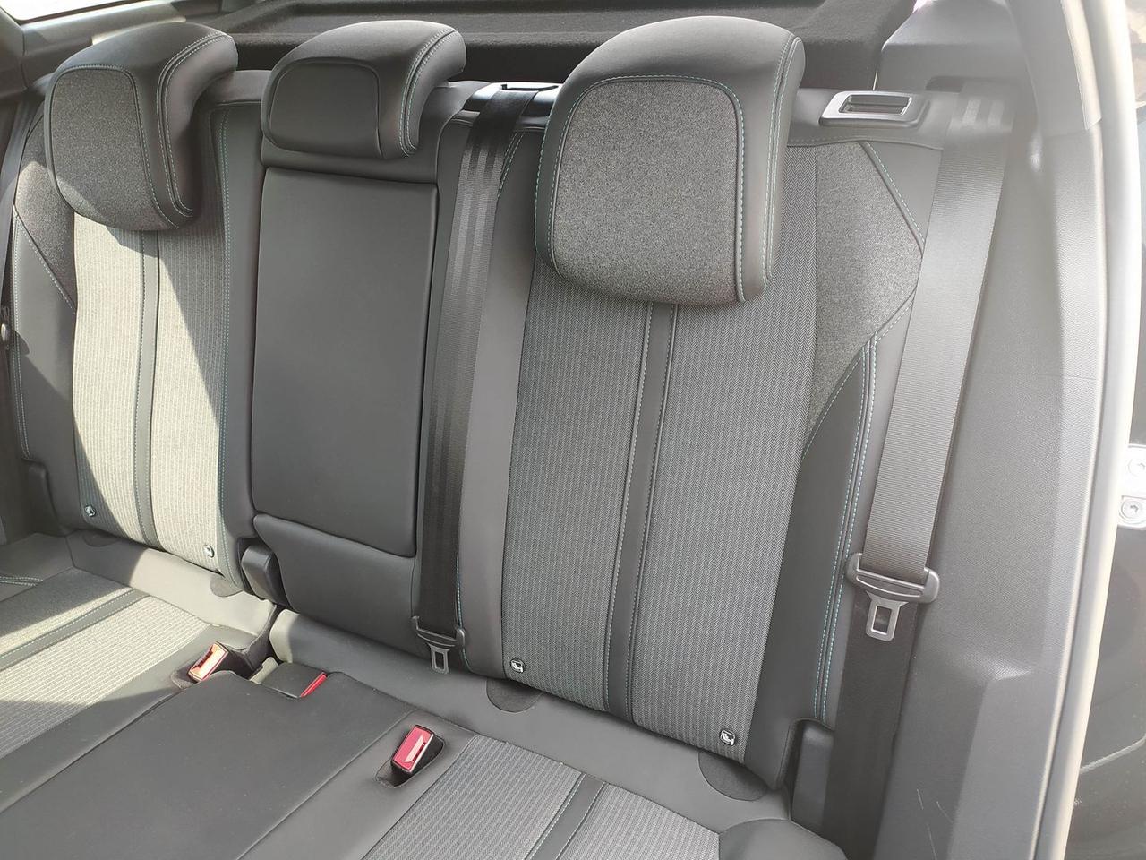 Peugeot 3008 Allure Pack 1.5 Blue HDI 130 #12056