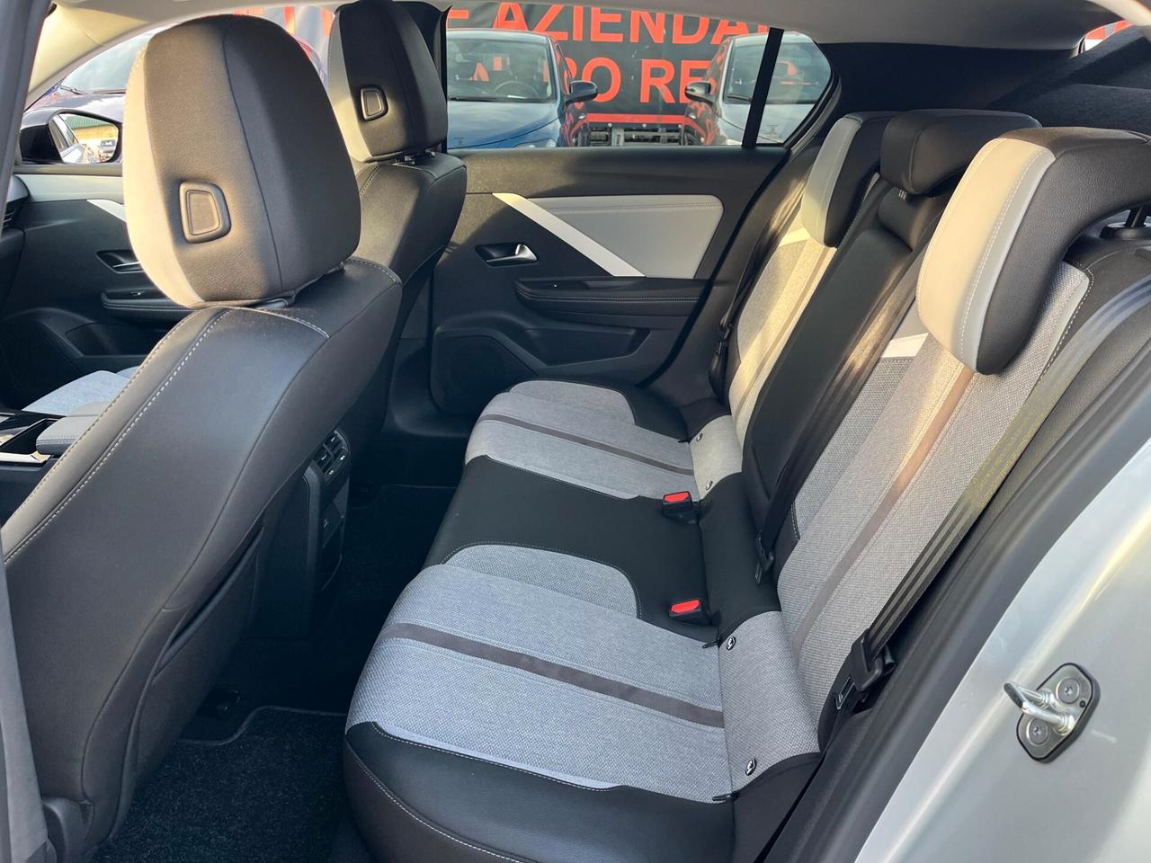 Opel Astra 1.2 Turbo 130 CV Elegance