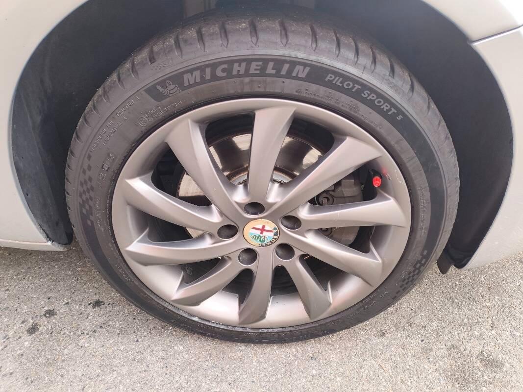 Alfa Romeo Giulietta Giulietta III 2012 - 2.0 jtdm Progression CL 140cv