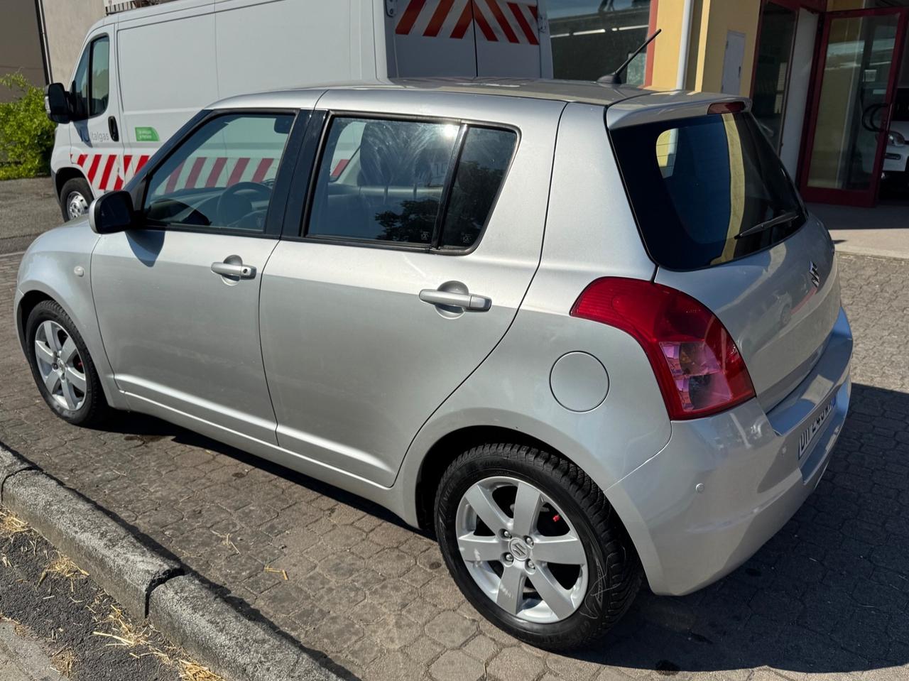 Suzuki Swift 1.3 5p. Benzina