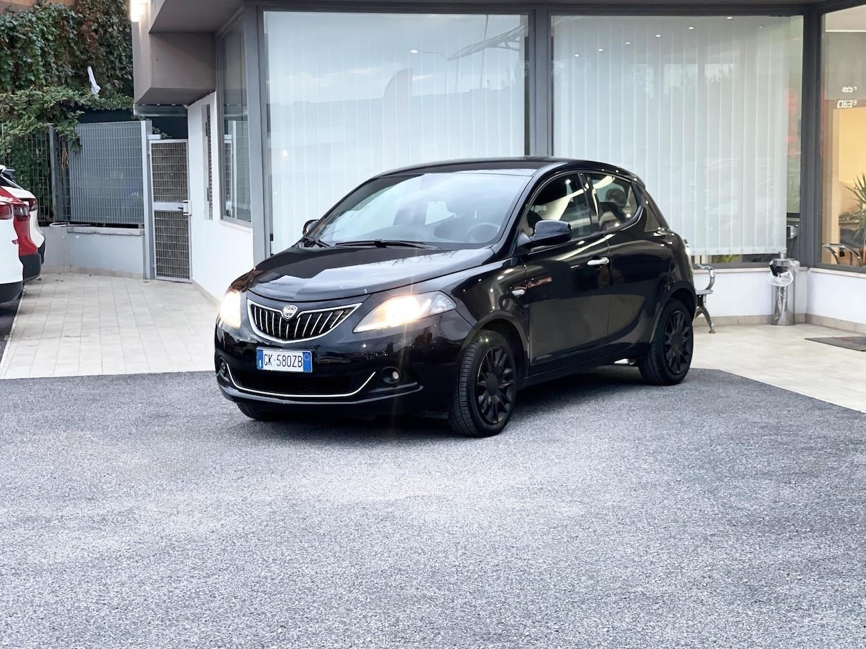 Lancia Ypsilon 1.0 Hybrid 69CV E6 Neo - 2022