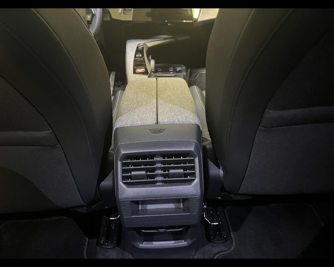 PEUGEOT Nuovo E-3008 ALLURE - Motore Elettrico 210CV (157k