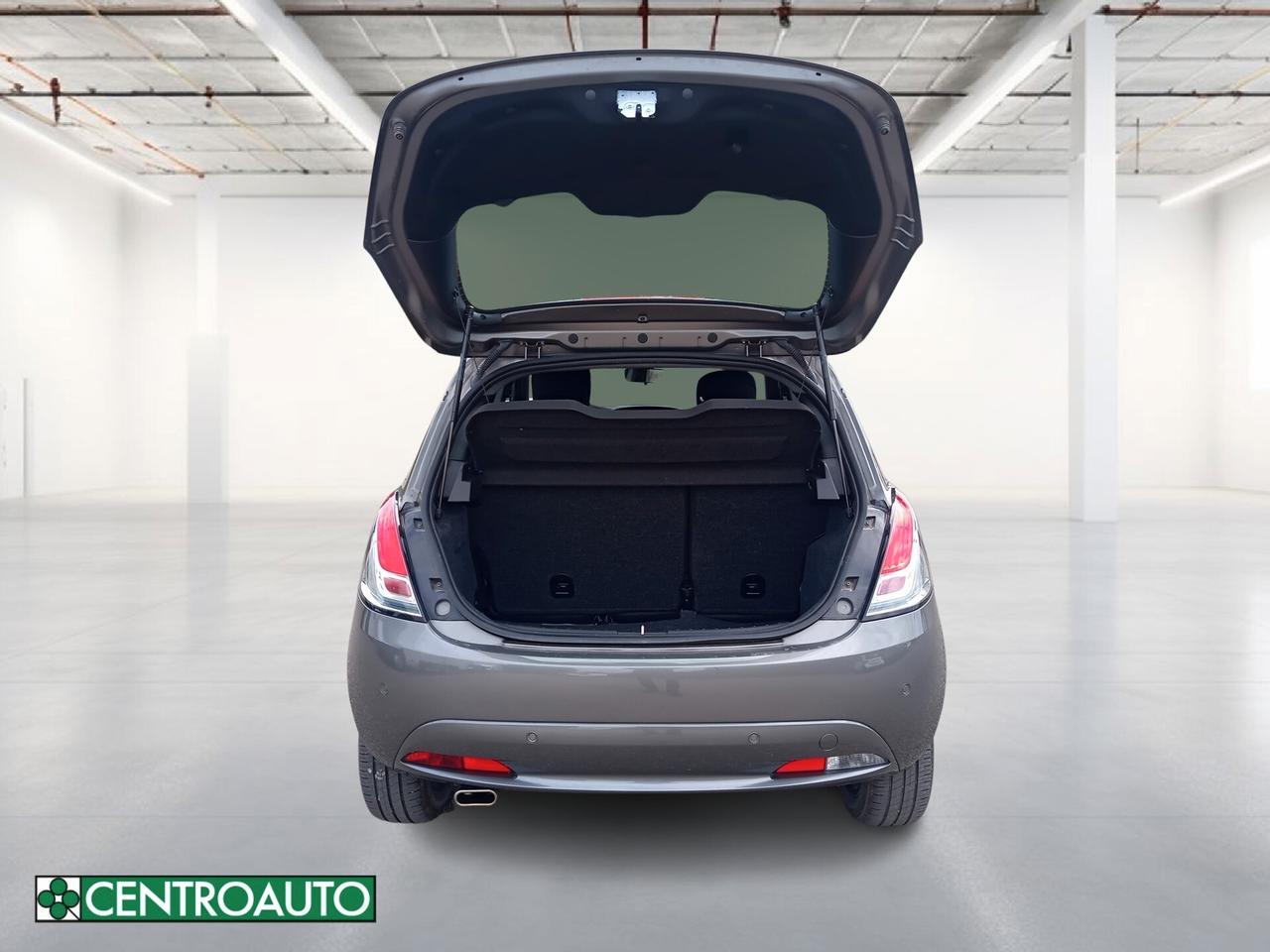 Lancia Ypsilon 1.0 FireFly 5 porte S&S Hybrid Gold Plus