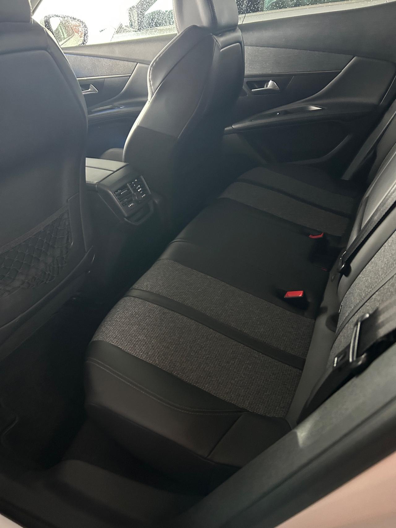 Peugeot 3008 BlueHDi 120 S&S EAT6 Allure