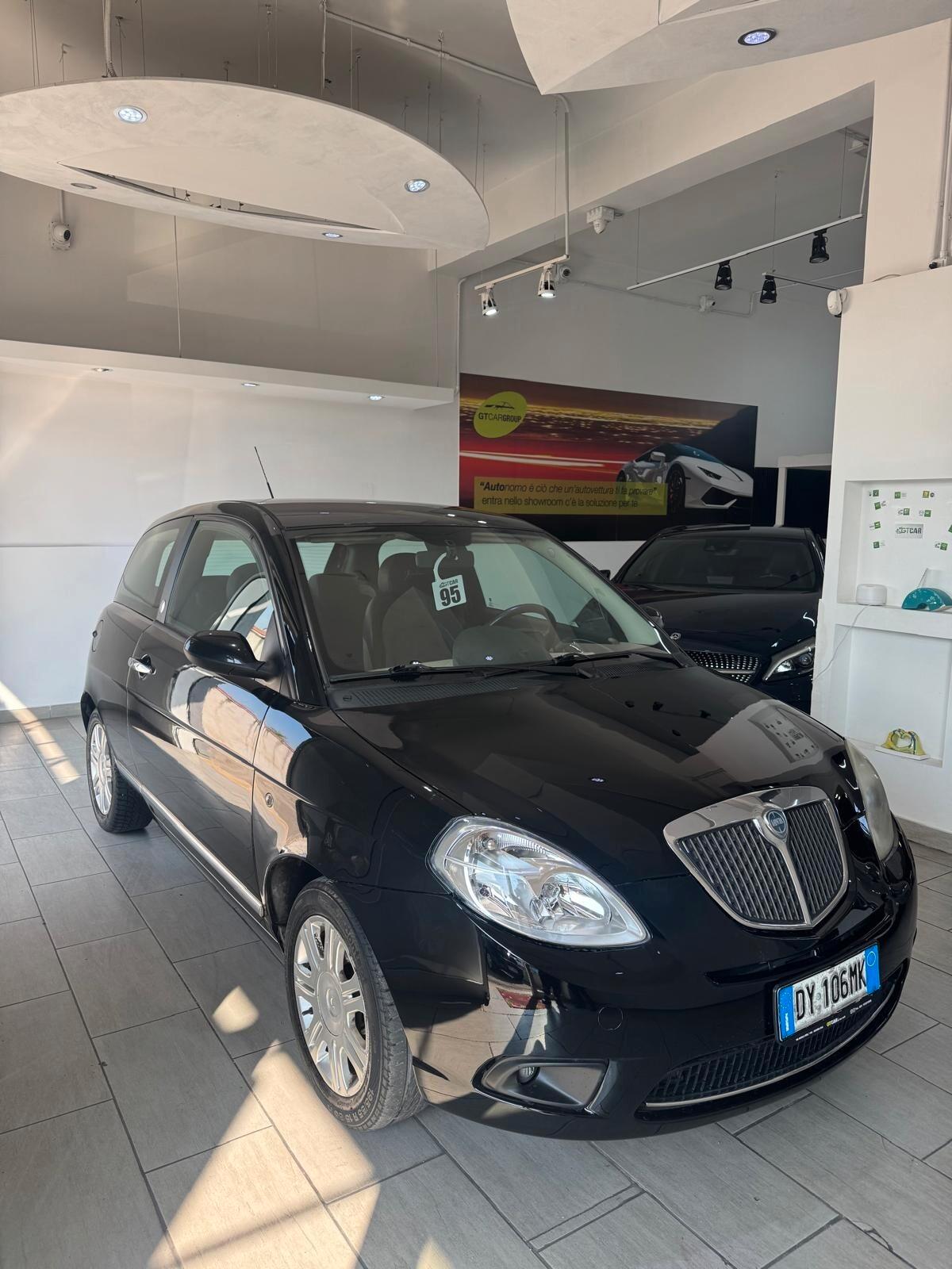 Lancia Ypsilon 1.4 Platino Ecochic GPL