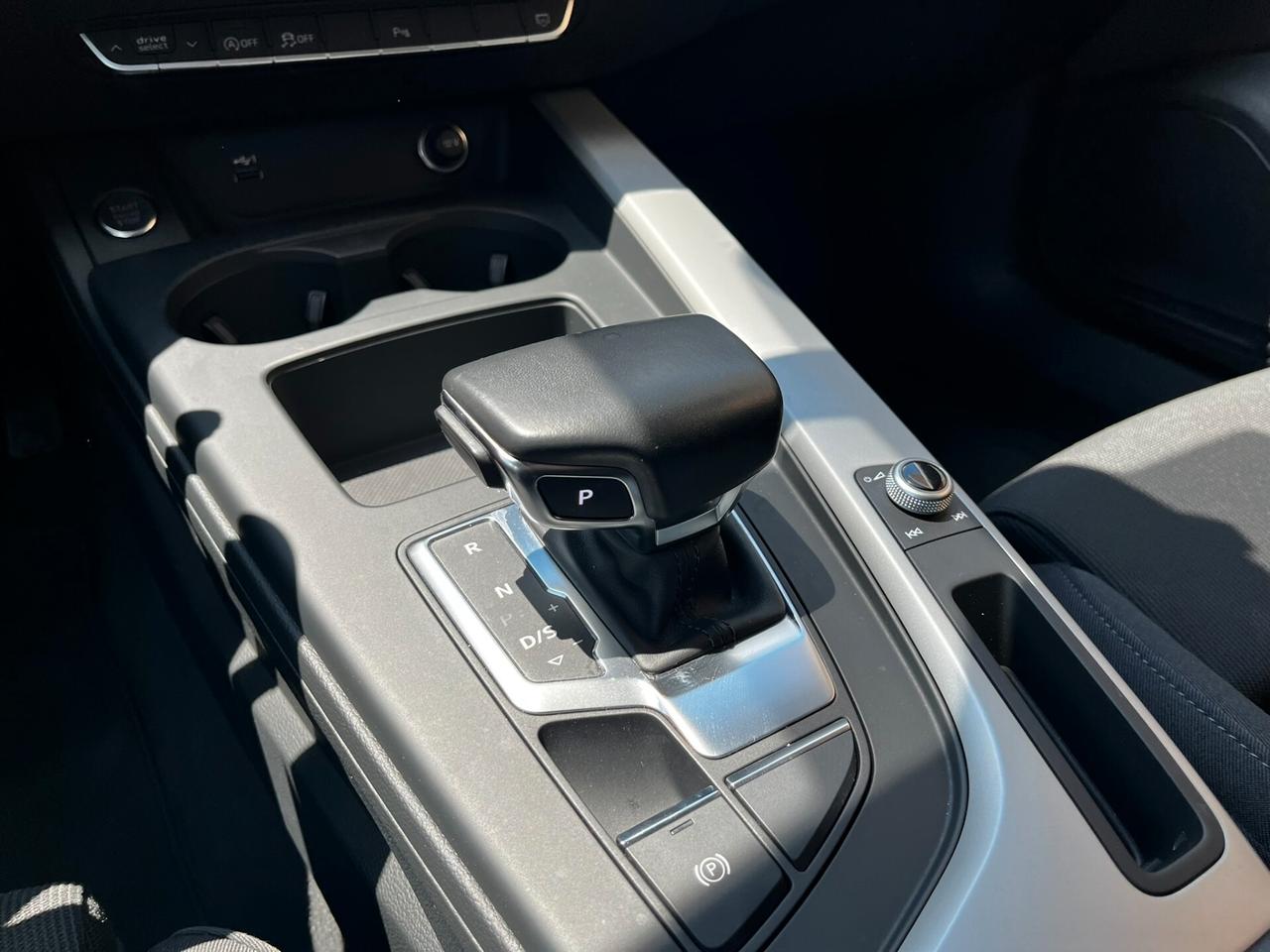 Audi A4 40 TDI S tronic S line edition