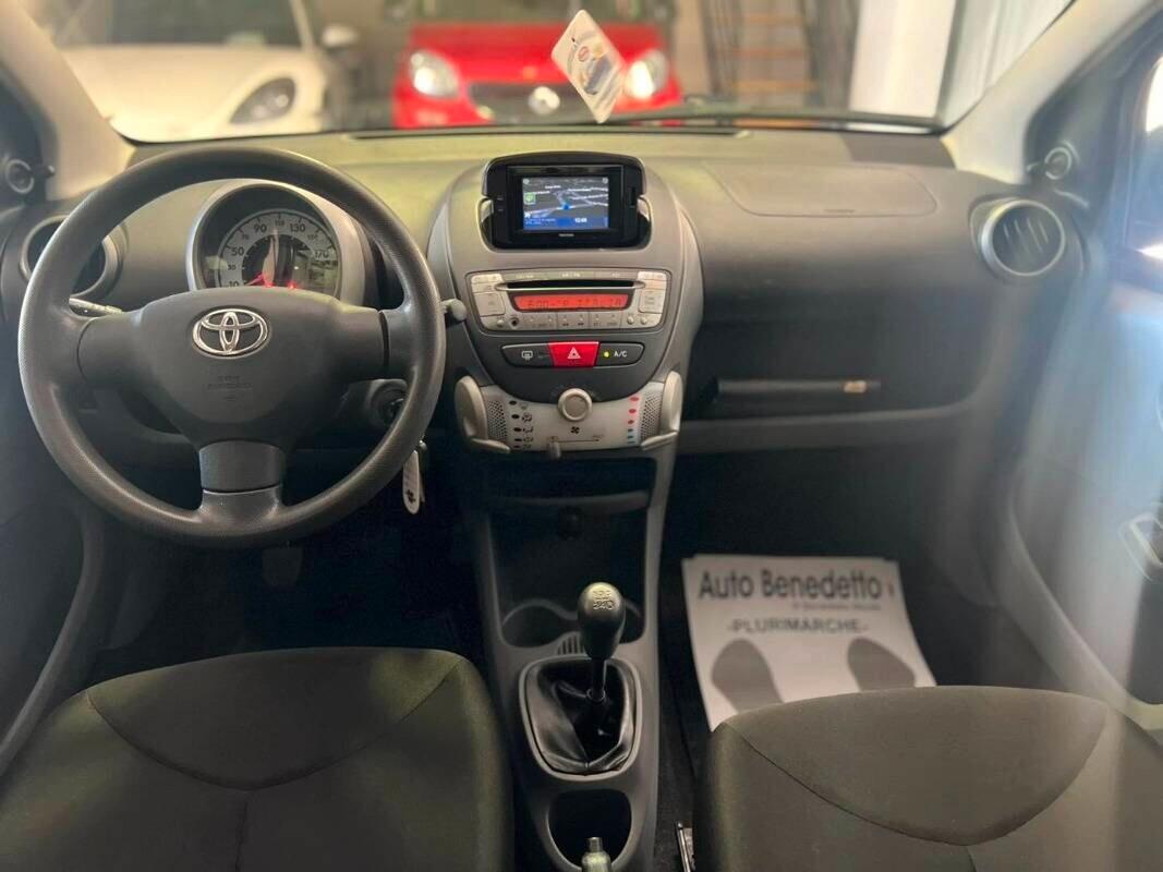 Toyota Aygo 1.0 12V VVT-i 2011