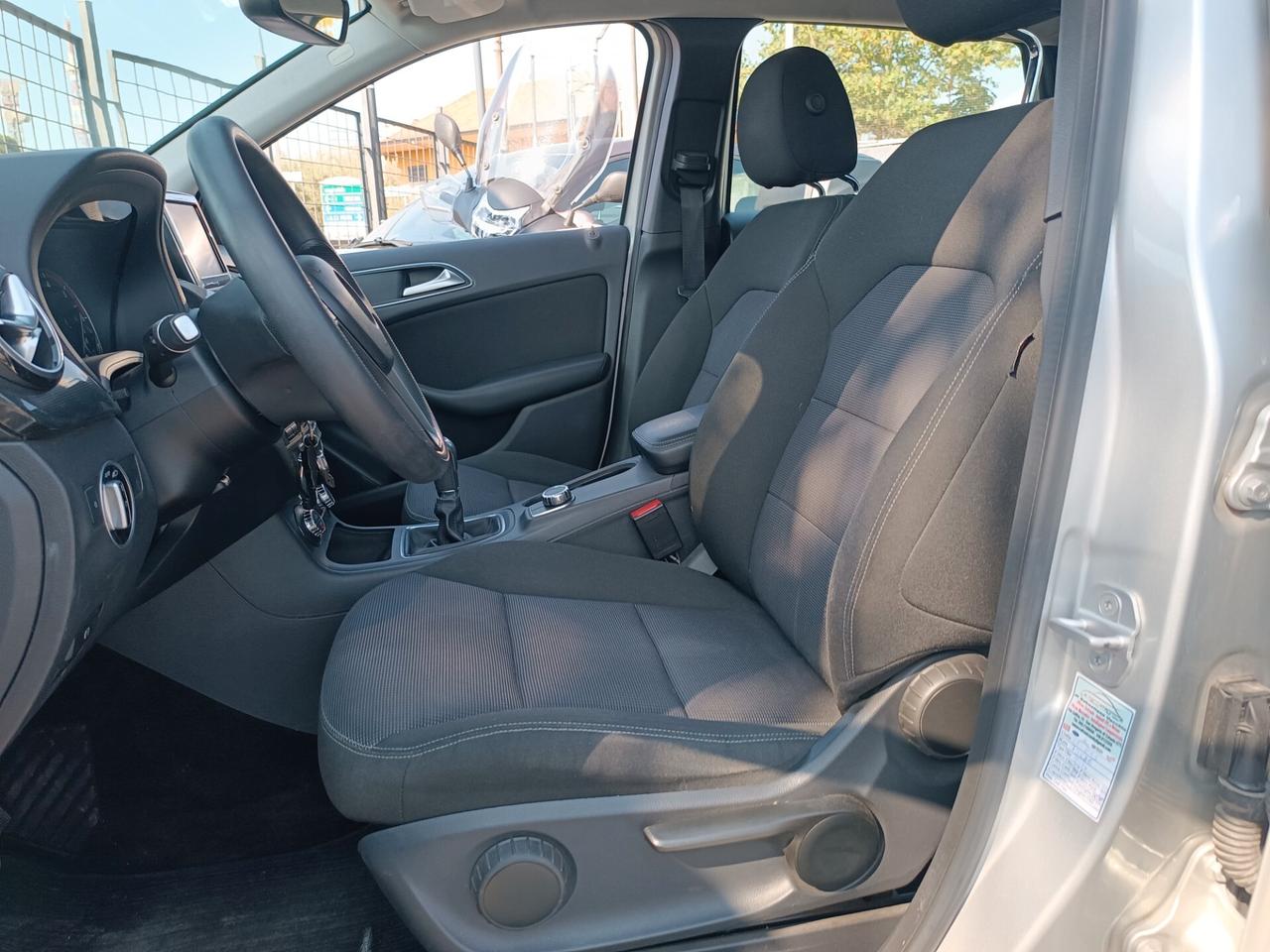 Mercedes-benz B 180 CDI Premium solo 72.000km!